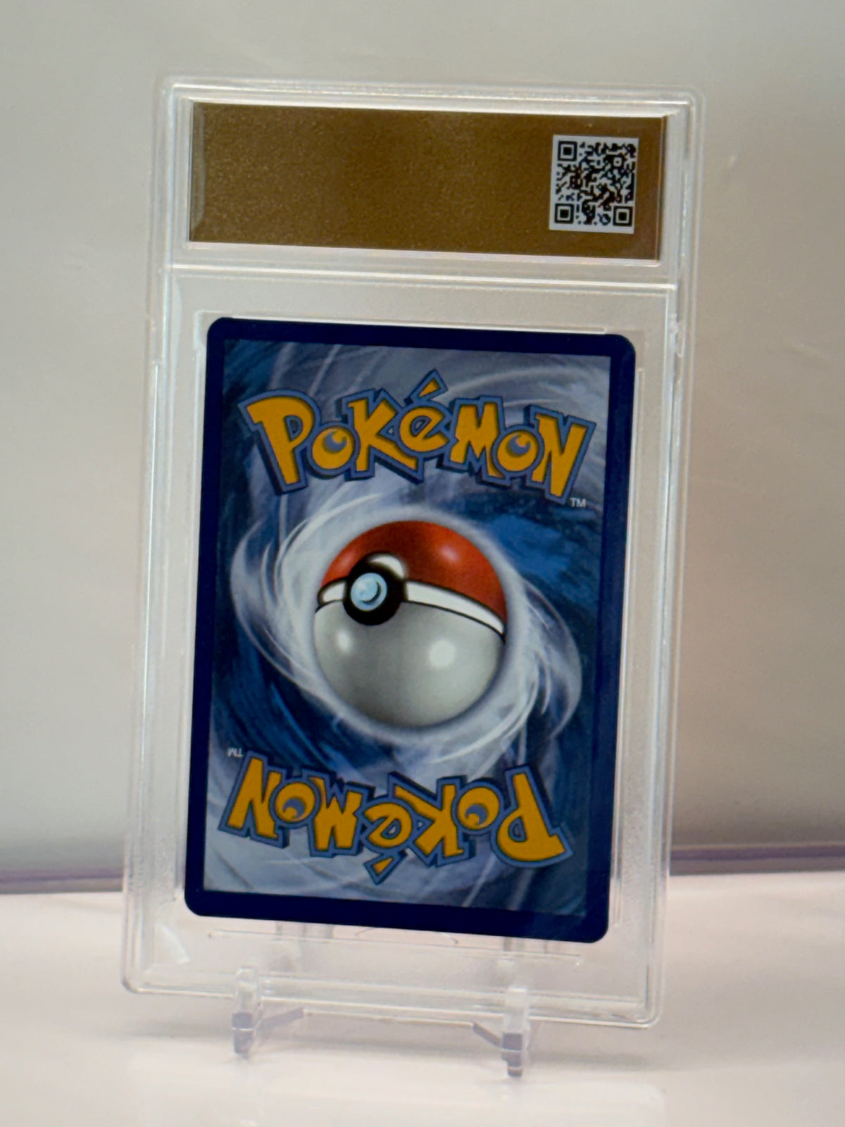 Authentic 2020 Pokémon #025/185 Charizard reverse Holo Vivid Voltage TCT Graded Gem Mint 10 card stand included